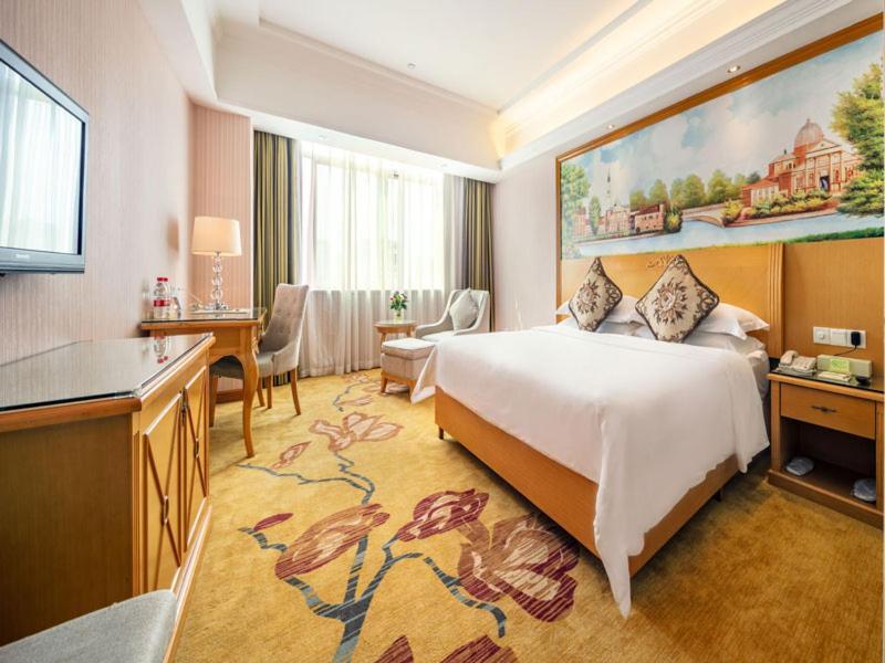 Vienna Hotel Banxuegang Road Shenzhen Exterior foto